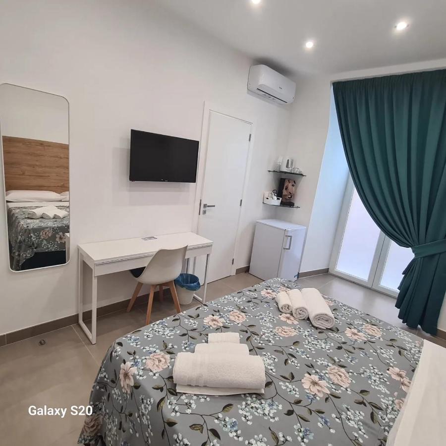 Hotel Residenza Nascari Al Plebiscito Neapol Exteriér fotografie